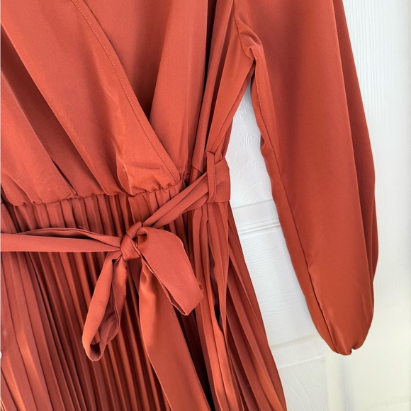 BloomChic Rust Long Sleeve Dress - Picture 2 of 6